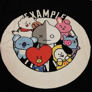 ボウダンショウネンダン(防弾少年団(BTS))の【Mサイズ】EXAMPLE BT21 コラボTシャツ BTS(Tシャツ(半袖/袖なし))