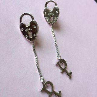 クリスチャンディオール(Christian Dior)のディオール keyモチーフピアス(ピアス)