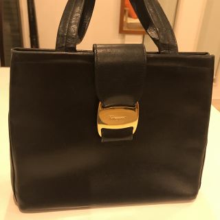 サルヴァトーレフェラガモ(Salvatore Ferragamo)のフェラガモ　ハンドバッグ(ハンドバッグ)