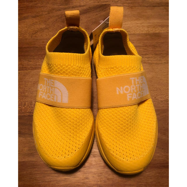 THE NORTH FACE(ザノースフェイス)のTHE NORTH FACE 17cm キッズ/ベビー/マタニティのキッズ靴/シューズ(15cm~)(スニーカー)の商品写真