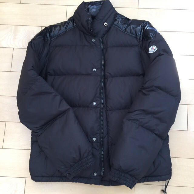 MONCLER(モンクレール)のMONCLER ダウン メンズのジャケット/アウター(その他)の商品写真