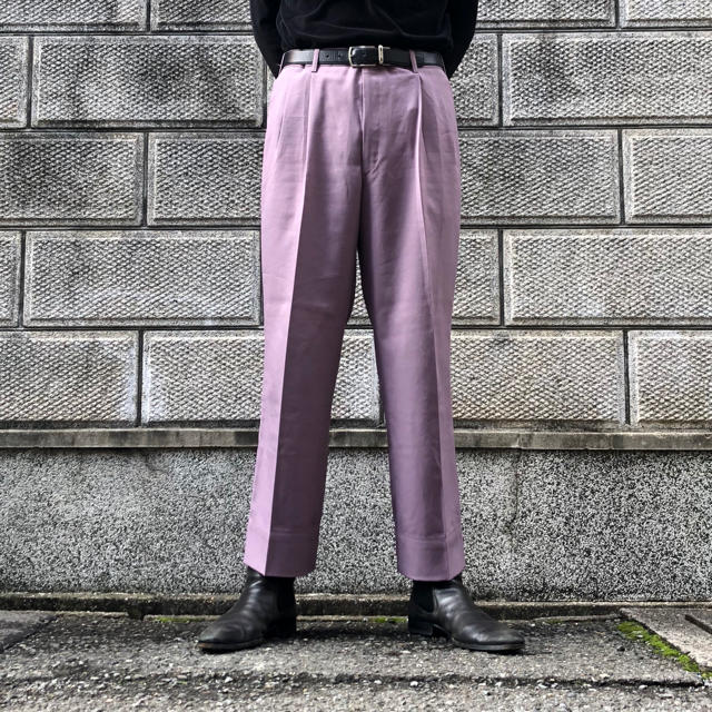 JOHN LAWRENCE SULLIVAN(ジョンローレンスサリバン)のスラックス パープル ラベンダー メンズのパンツ(スラックス)の商品写真