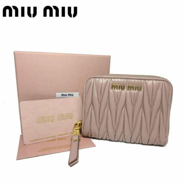 miumiu 財布