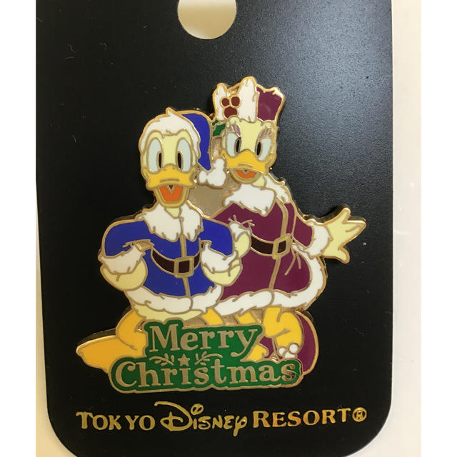 Disney(ディズニー)の【SALE】Tokyo Disney RESORTクリスマス ドナルド＆デイジー エンタメ/ホビーのアニメグッズ(バッジ/ピンバッジ)の商品写真