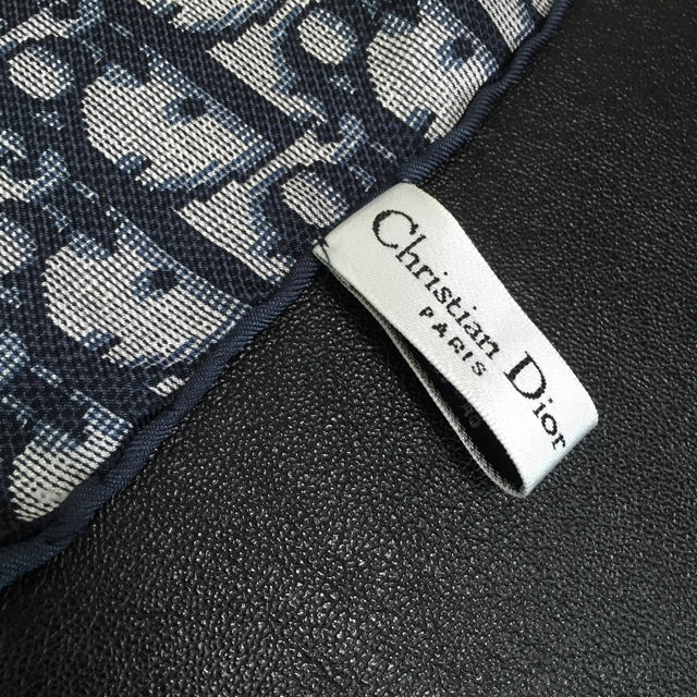 Christian Dior(クリスチャンディオール)のlovely様専用！！Ｄiorシルク100%スカーフ レディースのファッション小物(バンダナ/スカーフ)の商品写真