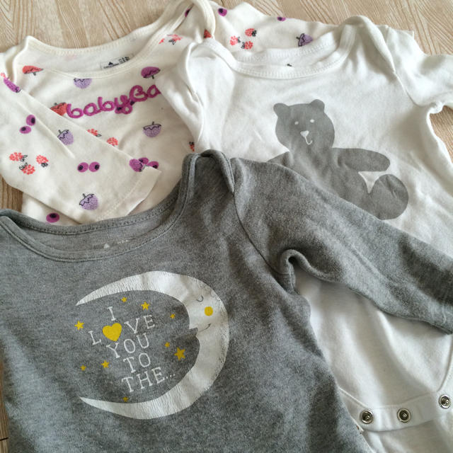 babyGAP(ベビーギャップ)の【babygap】長袖ロンパース キッズ/ベビー/マタニティのベビー服(~85cm)(ロンパース)の商品写真