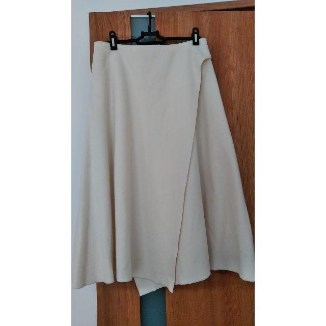 TOMORROWLAND(トゥモローランド)のBallsey 　トゥモローランド　ホワイト　フレアスカート　サイズ３４ レディースのスカート(その他)の商品写真
