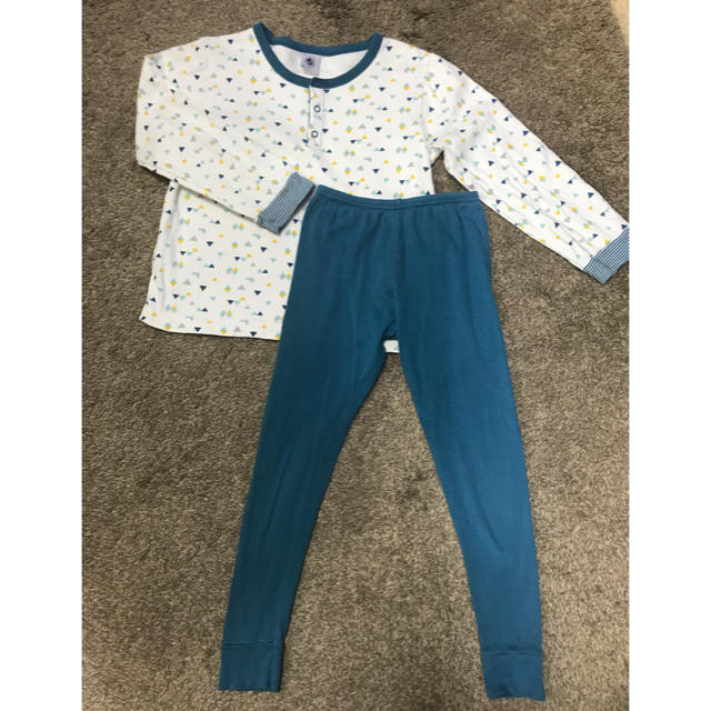 PETIT BATEAU(プチバトー)のプチバトー パジャマ 5a キッズ/ベビー/マタニティのキッズ服男の子用(90cm~)(パジャマ)の商品写真