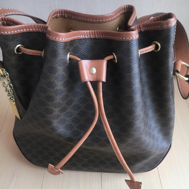 celine(セリーヌ)のセリーヌ ショルダーバック レディースのバッグ(ショルダーバッグ)の商品写真