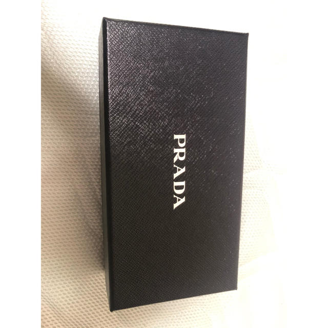 PRADA(プラダ)のPRADA  長財布用　箱　プレゼント　 レディースのファッション小物(財布)の商品写真