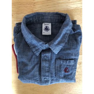 プチバトー(PETIT BATEAU)のPETIT BATEAU デニムシャツ 24m/86cm(シャツ/カットソー)