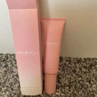 カイリーコスメティックス(Kylie Cosmetics)のKYLIE SKIN☆保湿クリーム☆FACE MOISTURIZER(乳液/ミルク)