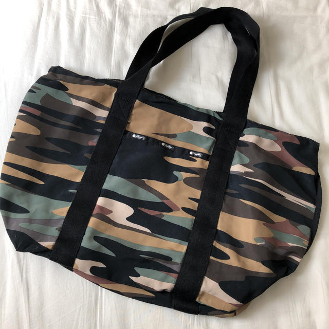 LeSportsac(レスポートサック)のレスポートサック  PACKABLE LARGE TOTE パスポートカモ T レディースのバッグ(ボストンバッグ)の商品写真