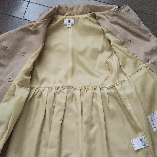 UNIQLO(ユニクロ)のユニクロ トレンチコート130 キッズ/ベビー/マタニティのキッズ服女の子用(90cm~)(コート)の商品写真