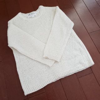 ザラ(ZARA)のZARA　ニット　カットソー。白　110㎝(ニット)