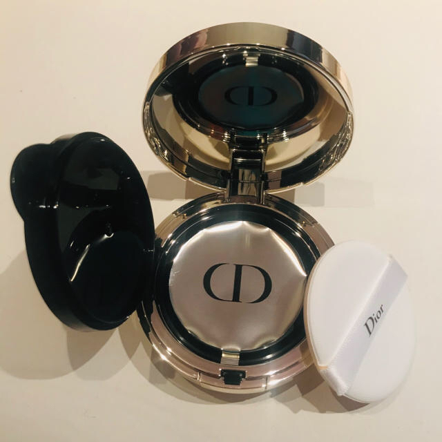 Christian Dior(クリスチャンディオール)のディオール プレステージ ル クッション タン ドゥ ローズ #010 コスメ/美容のベースメイク/化粧品(ファンデーション)の商品写真