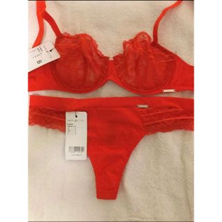 シモーヌペレール(Simone Perele)のIMPLICITE アンプリスィット FUSION 75B/2(ブラ&ショーツセット)