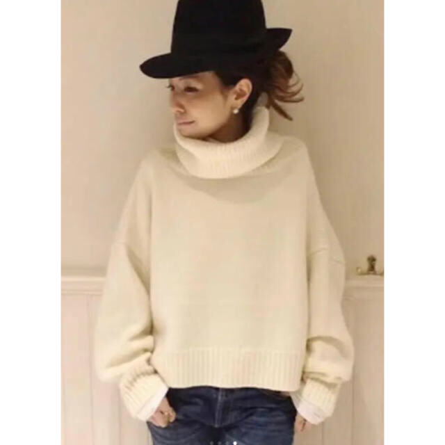 L'Appartement DEUXIEME CLASSE(アパルトモンドゥーズィエムクラス)のL'Appartement TURTLE NECK コクーンニット レディースのトップス(ニット/セーター)の商品写真