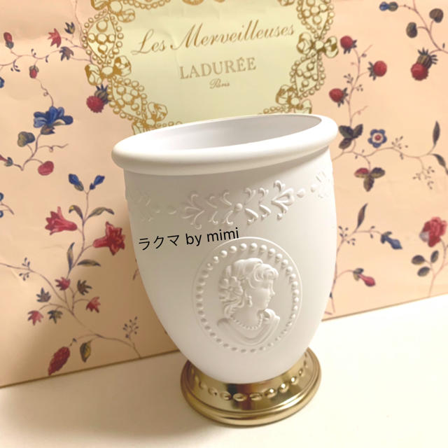 LADUREE(ラデュレ)の未使用 ブラッシュホルダー LADUREE コスメ/美容のベースメイク/化粧品(チーク)の商品写真