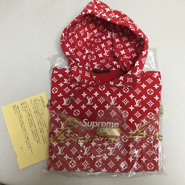 美品 4万弱 クリーニング済 supreme シュプリーム フーディー パーカー