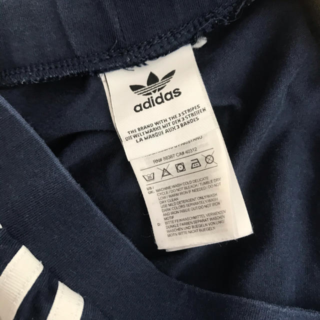 adidas(アディダス)のアディダス　レギンス  ネイビー  M ジム　トレーニング　ヨガに❤️ レディースのレッグウェア(レギンス/スパッツ)の商品写真