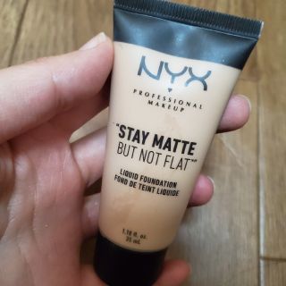 エヌワイエックス(NYX)のセミママットファンデーション(ファンデーション)