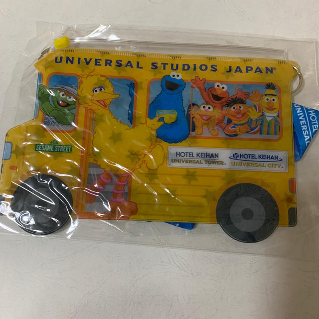 SESAME STREET(セサミストリート)のユニバーサルスタジオジャパン バス型パスケース エンタメ/ホビーのおもちゃ/ぬいぐるみ(キャラクターグッズ)の商品写真