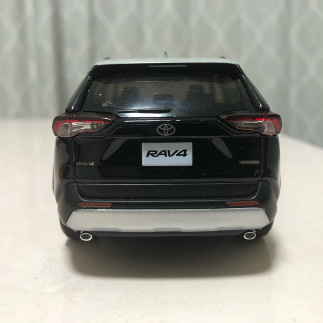 1/24 トヨタ TOYOTA RAV4 ホワイト ミニカー ダイキャスト 本体のみ 箱