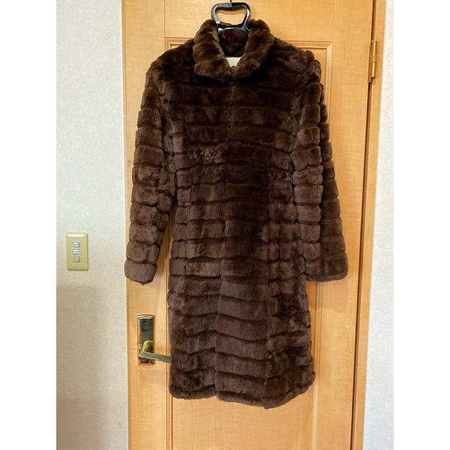 UNITED ARROWS(ユナイテッドアローズ)のユナイテッドアローズ毛皮コート新品 レディースのジャケット/アウター(ロングコート)の商品写真