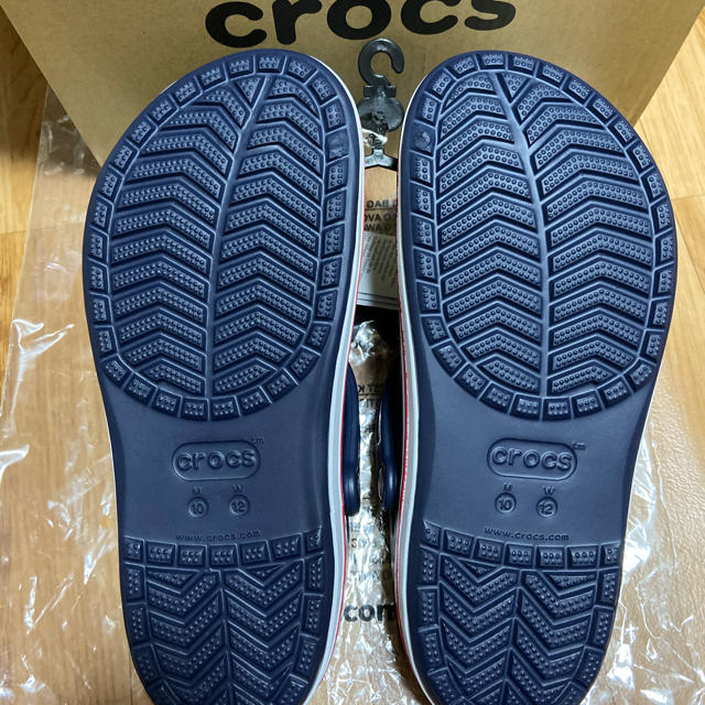 crocs(クロックス)のクロックス28cm ネイビー　新品未使用タグ付 メンズの靴/シューズ(サンダル)の商品写真