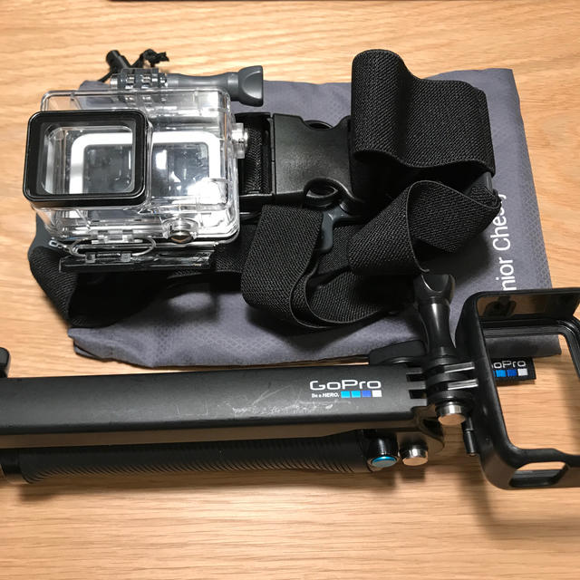 GoPro(ゴープロ)のGoPro hero5 ３点セット スマホ/家電/カメラのカメラ(ビデオカメラ)の商品写真