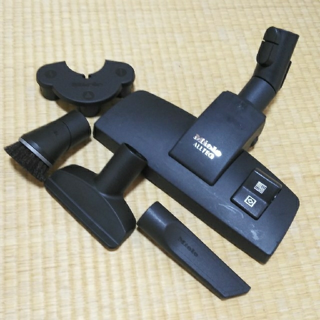 ミーレ Compact C2 カナリーイエロー スマホ/家電/カメラの生活家電(掃除機)の商品写真