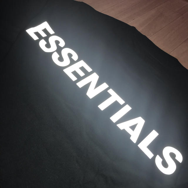 FEAR OF GOD(フィアオブゴッド)の週末限定値下げFear Of God - FOG EssentialsロンT M メンズのトップス(Tシャツ/カットソー(七分/長袖))の商品写真