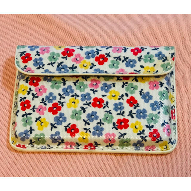 Cath Kidston(キャスキッドソン)のキャスキッドソンパスケース 未使用品 レディースのファッション小物(名刺入れ/定期入れ)の商品写真