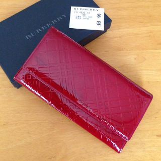 バーバリー(BURBERRY)のBURBERRY エナメル長財布♡(財布)