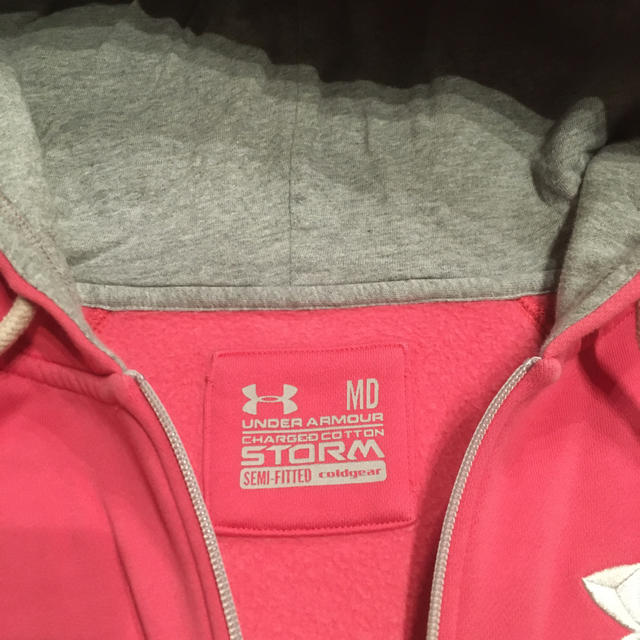 UNDER ARMOUR(アンダーアーマー)のまっつんさん専用★   アンダーアーマーパーカー レディースのトップス(パーカー)の商品写真