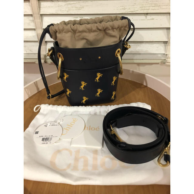 のコットン Chloe ミニバケットバッグ リトルホース刺繍入りスムース