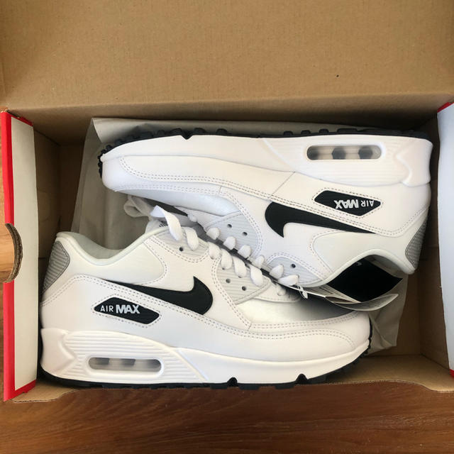 NIKE(ナイキ)の【新品】25㎝ NIKE WMNS AIR MAX 90 ブラック ホワイト レディースの靴/シューズ(スニーカー)の商品写真