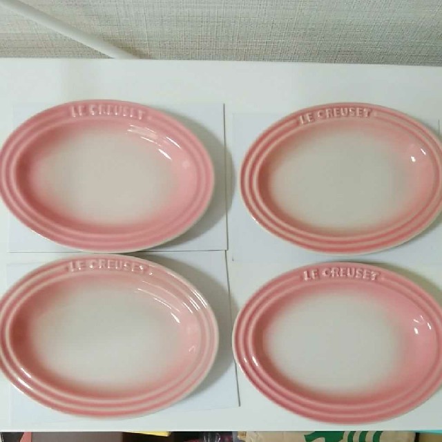 LE CREUSET(ルクルーゼ)のルクルーゼ　ミニオーバルプレート　フランボワーズ インテリア/住まい/日用品のキッチン/食器(食器)の商品写真