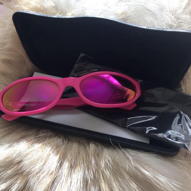 Balenciaga(バレンシアガ)の最終お値下げ【新品】BALENCIAGA neo soft sunglasses レディースのファッション小物(サングラス/メガネ)の商品写真