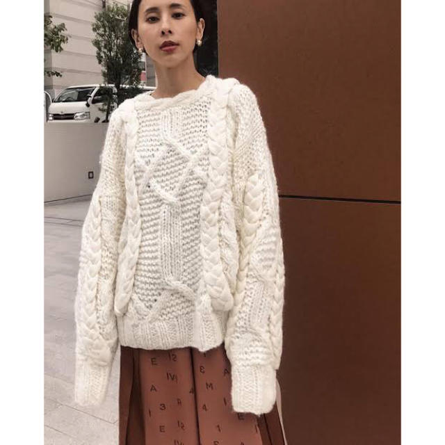 Ameri VINTAGE(アメリヴィンテージ)のAmeri@OVER SIZE TWIST KNIT レディースのトップス(ニット/セーター)の商品写真