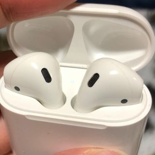 アップル(Apple)のAirPods 第一世代(ヘッドフォン/イヤフォン)