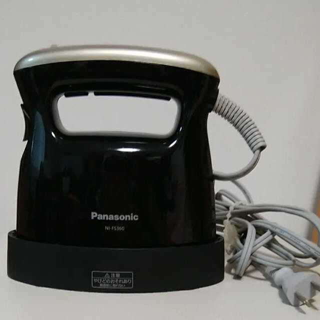 Panasonic(パナソニック)の【最終価格】 Panasonic 衣類スチーマー アイロン スマホ/家電/カメラの生活家電(アイロン)の商品写真