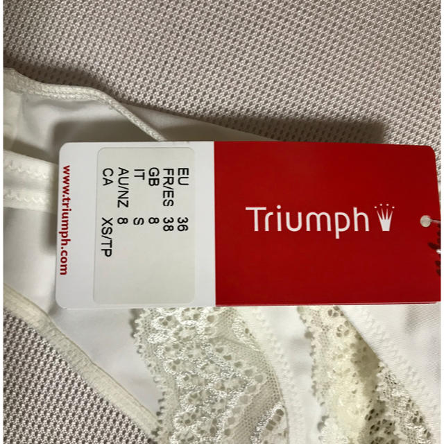 Triumph(トリンプ)のTriumph Angel Curves String Ecru レディースの下着/アンダーウェア(ショーツ)の商品写真