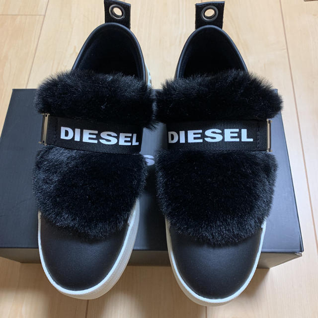 DIESEL(ディーゼル)のめちむさん専用　お取り置き！DIESEL ファーディテール スリッポン レディースの靴/シューズ(スリッポン/モカシン)の商品写真