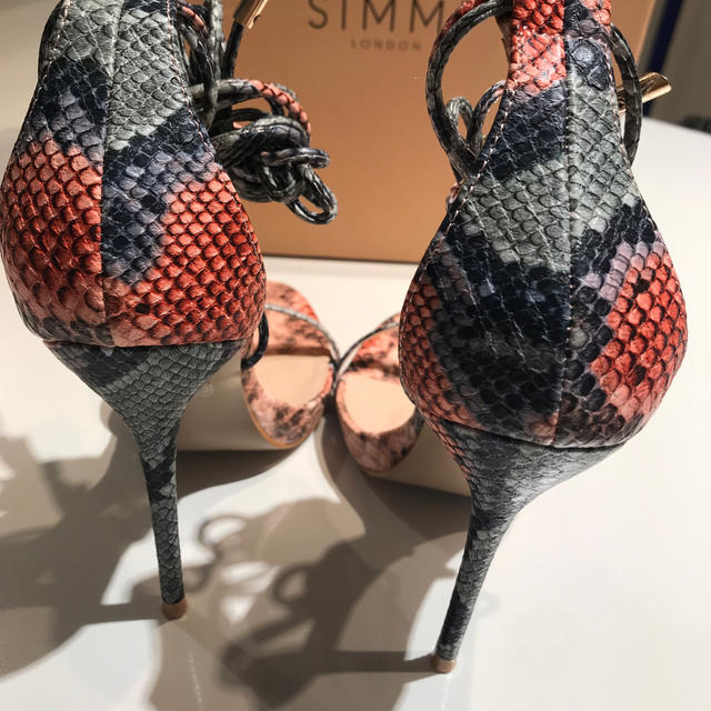 SIMMI LONDON  サンダル レディースの靴/シューズ(サンダル)の商品写真