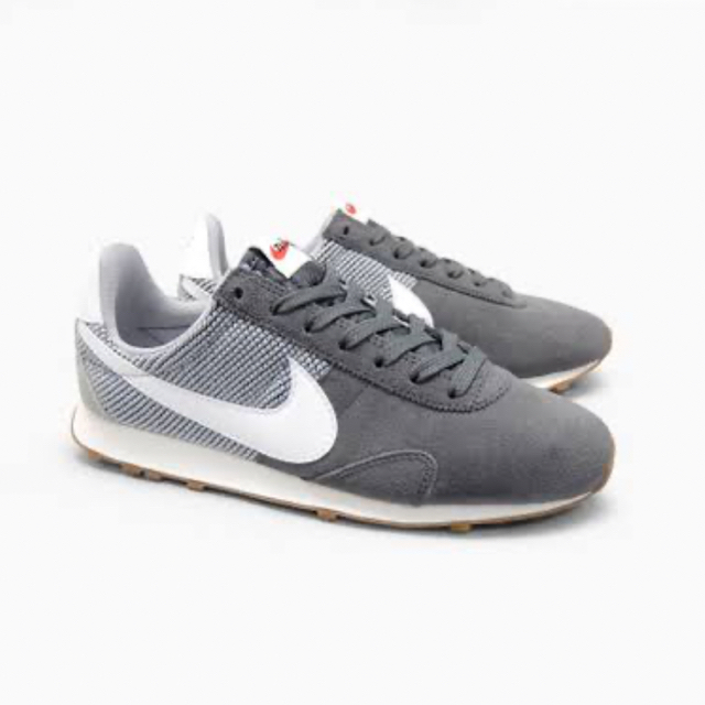 NIKE - NIKE グレー スニーカーの通販 by used｜ナイキならラクマ