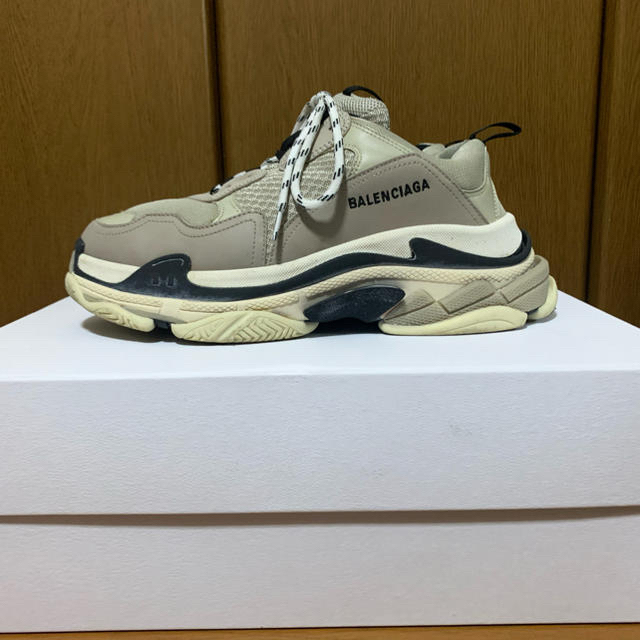 Balenciaga(バレンシアガ)のbalenciaga triples 43 バニラ メンズの靴/シューズ(スニーカー)の商品写真