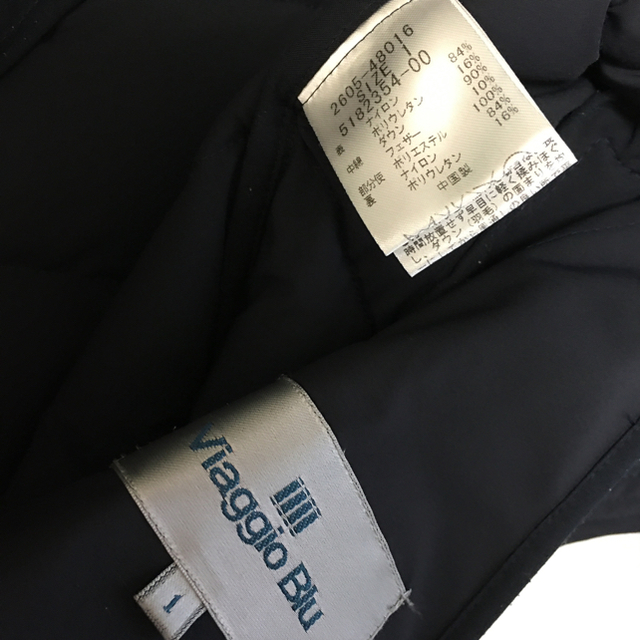 VIAGGIO BLU(ビアッジョブルー)のＲ様専用　　　ビアッジョブルー  着膨れしないダウン　紺色S レディースのジャケット/アウター(ダウンジャケット)の商品写真