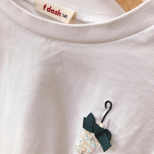 familiar(ファミリア)のファミリアfamiliar エフダッシュ ロンT  140 キッズ/ベビー/マタニティのキッズ服女の子用(90cm~)(Tシャツ/カットソー)の商品写真